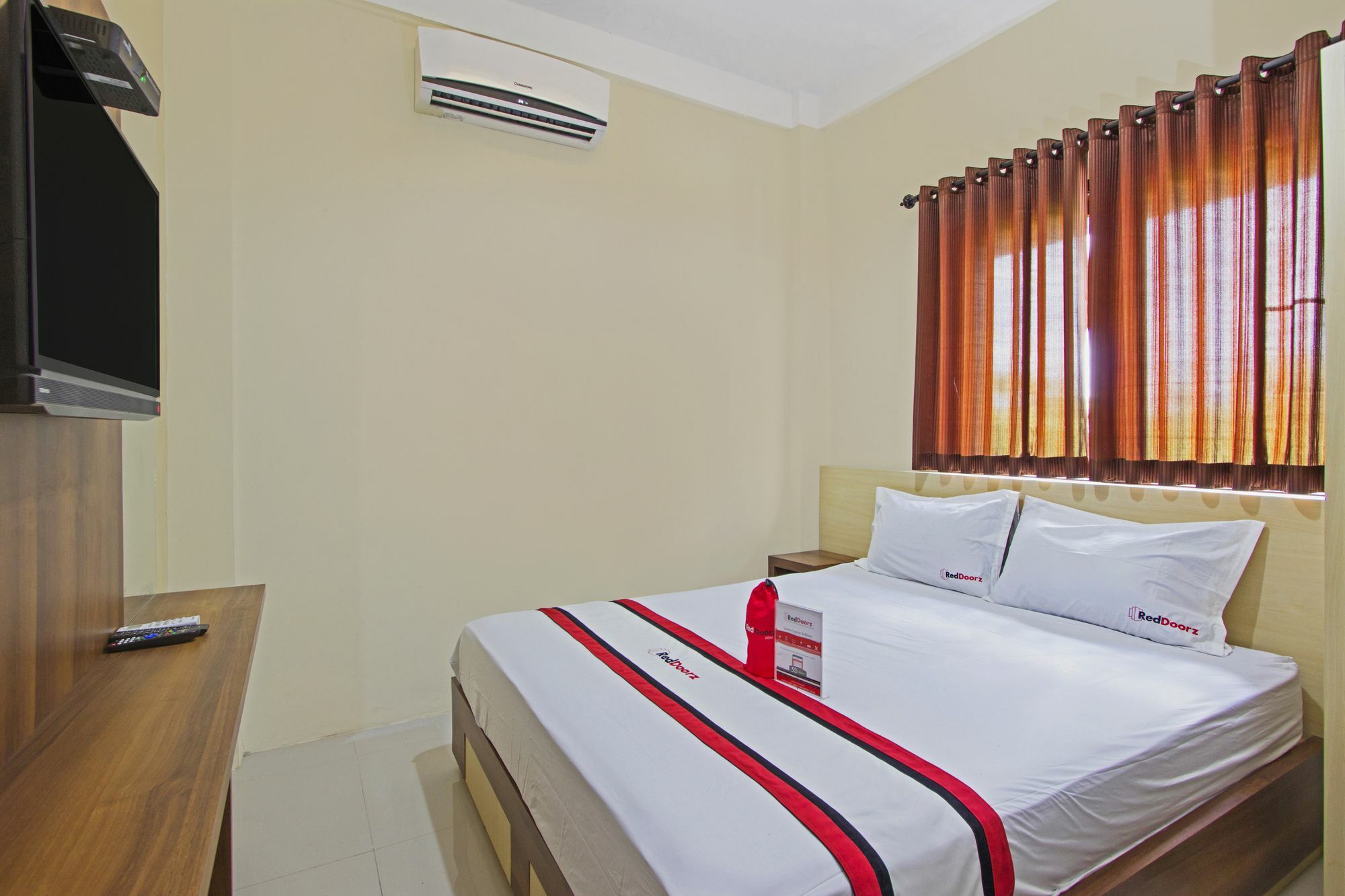 Reddoorz @ Babarsari Hotel Maguwo Екстериор снимка